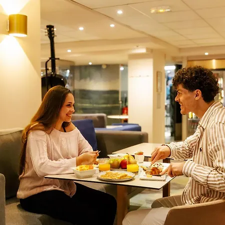 鲁昂中心教堂美居酒店 4*