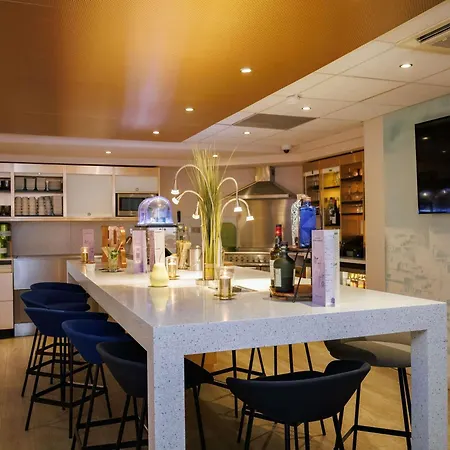 Mercure Centre Cathédrale Hotel 4*