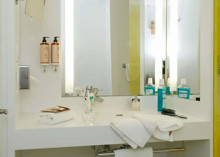 鲁昂中心教堂美居酒店 4*