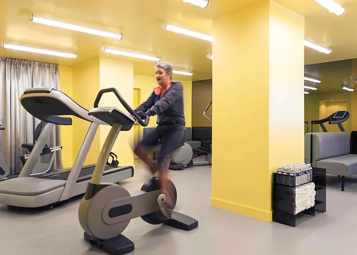 Hotel Mercure Centre Cathedrale 4*