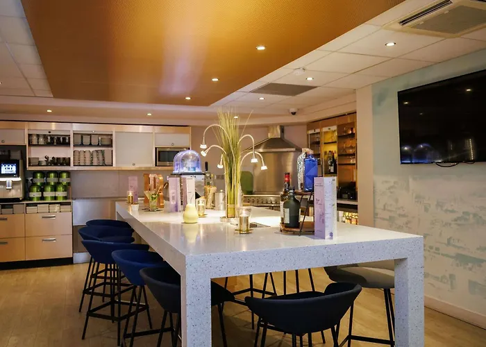 Mercure Centre Cathedrale Otel 4*