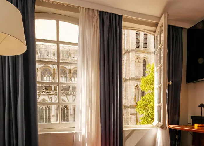 Mercure Centre Cathedrale Otel 4*